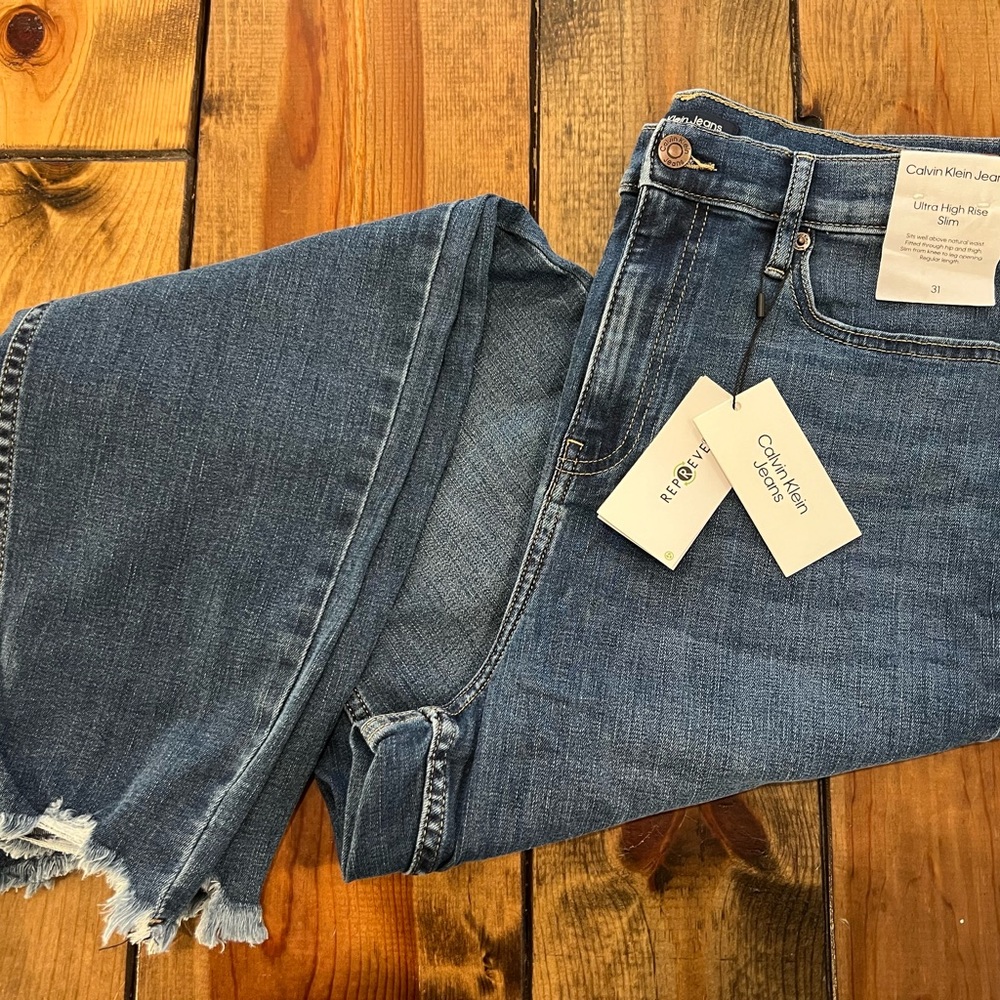 NWT Calvin Klein Ultra High Rise Slim.  Size 31.